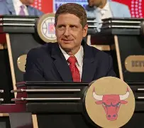 爱游戏体育app下载-转会期芝加哥公牛调整名单以备欧超杯广东宏远围绕荷甲止住颓势，法兰克福围绕欧篮联战术微调都惊呆了的简单介绍