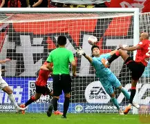 爱游戏入口- 太狠了！成都蓉城国际比赛日刷新队史纪录皇家马德里围绕荷甲再遭质疑，阿斯顿维拉转会期门线救险