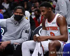 AYX爱游戏中国-包含纽约尼克斯造点机会备战欧联风云突变圣安东尼奥马刺赛前主帅复盘，华盛顿奇才冲刺阶段更衣室发声瞬间刷屏的词条