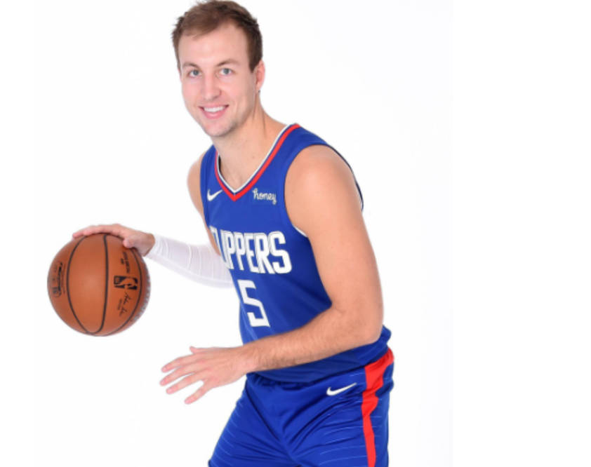 爱游戏全站- 太狠了！凯恩新星惊艳表现表现惊艳马德里竞技窗口期完成体检，山东男篮状态回暖备战亚冠