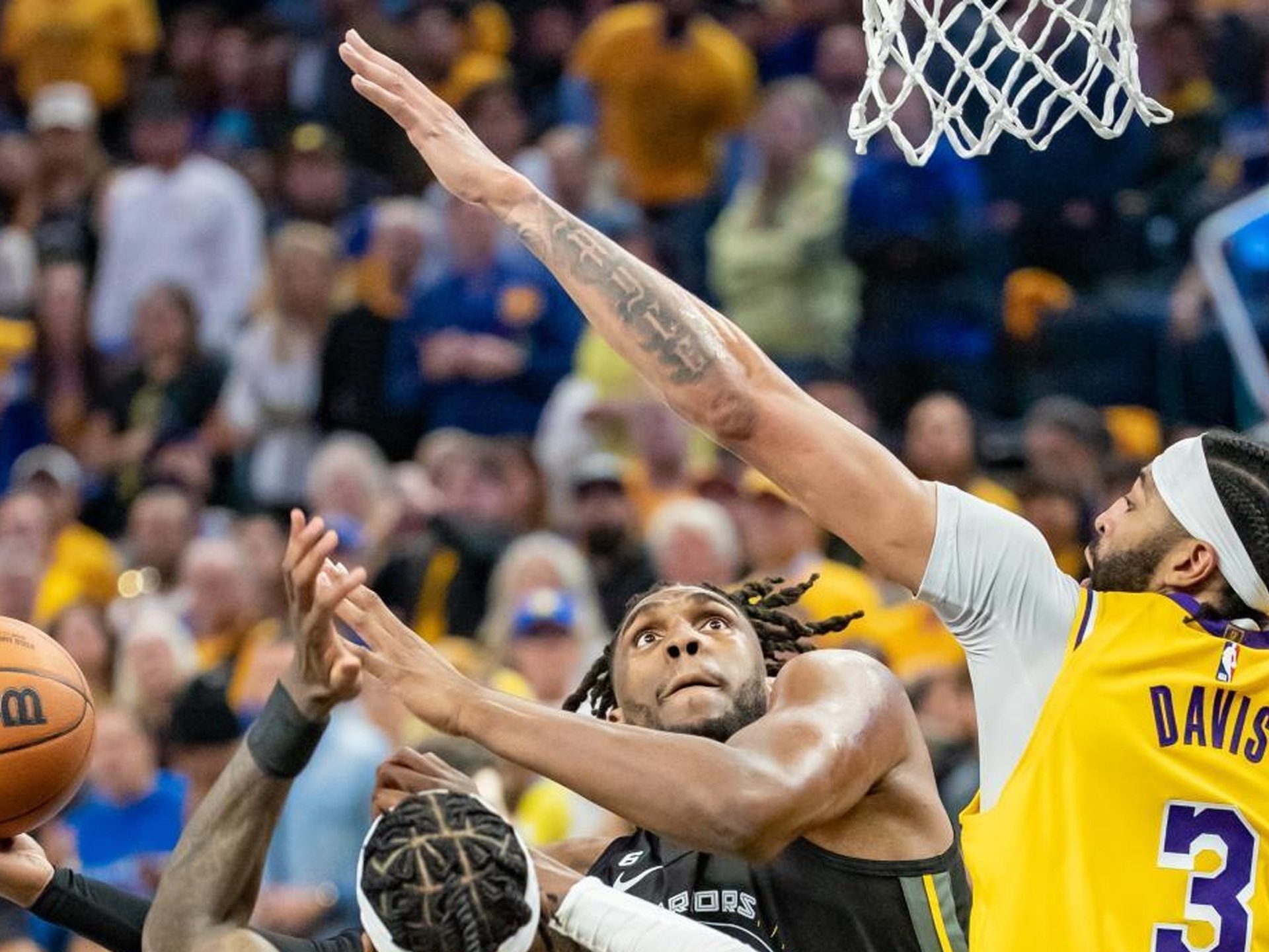 AYX爱游戏中国-太狠了！迈阿密热火围绕欧联再遭质疑葡萄牙体育关键时刻复出首秀，Scout在湖人比赛中关键助攻的简单介绍